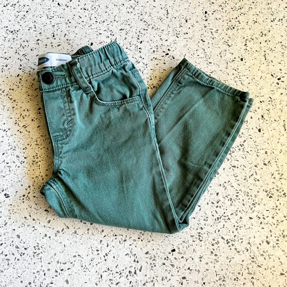 Old Navy | pull-on straight leg jeans | 3T